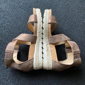 COPPER ADRIENNE VITTADINI PLATFORM SHOES